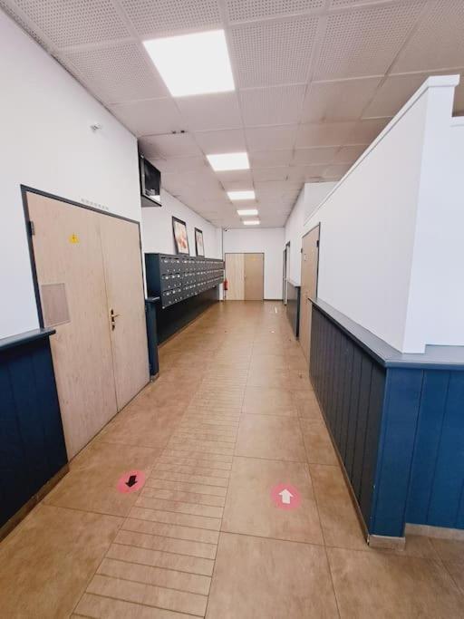 Le Valmy: Appartement Lumineux Au Pied Du Metro Lyon Eksteriør billede